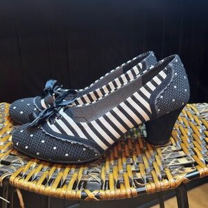 Ruby Shoo England Vintage Inspired Heel Sz 6 Black & White